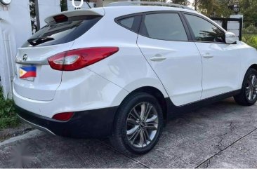 White Hyundai Tucson 2015 for sale in Malolos