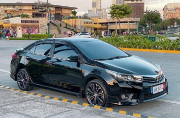 Black Toyota Corolla Altis 2014 for sale in Automatic