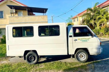 Selling White Mitsubishi L300 2015 in Manila