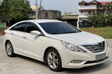 White Hyundai Sonata 2011 for sale in Automatic