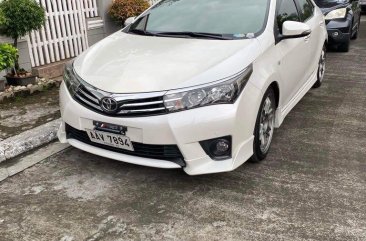 Selling Pearl White Toyota Corolla altis 2014 in General Mariano Alvarez