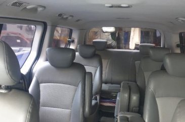 Sell White 2012 Hyundai Grand starex in Mandaluyong