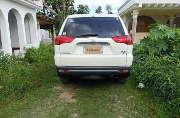 White Mitsubishi Montero 2011 for sale