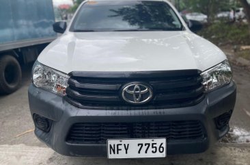 Selling White Toyota Hilux 2019 in Quezon City