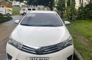 Pearl White Toyota Corolla Altis 2011 for sale in Mandaluyong