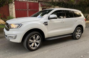 Selling Pearl White Ford Everest 2016 in Quezon City
