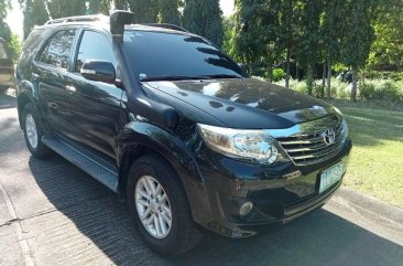 Selling Black Toyota Fortuner 2012 in Makati