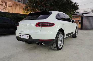 White Porsche Macan 2016 for sale in Automatic