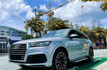 Silver Audi Q7 2017 for sale in Automatic