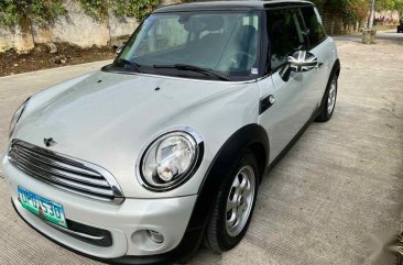 White Mini Cooper 2013 for sale in Mandaluyong