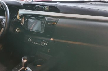 Selling Orange Toyota Hilux 2017 in San Juan