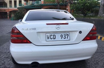 Selling Pearl White Mercedes-Benz SLK 230 1997 in Parañaque