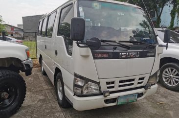 Selling White Isuzu NHR 2011 in Cavite