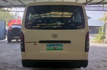 White Toyota Hiace 2013 for sale in Manual