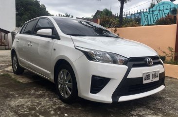 Selling White Toyota Yaris 2015 in Valenzuela