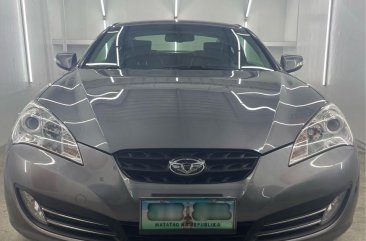 Selling Silver Hyundai Genesis 2010 in Imus