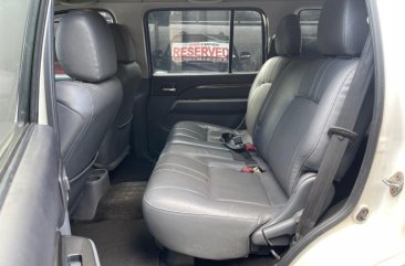 White Ford Everest 2013 for sale in Las Piñas