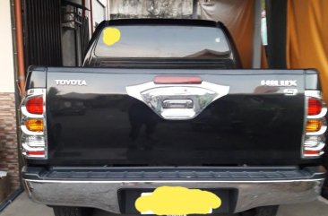 Selling Black Toyota Hilux 2010 in Rizal