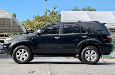 Sell Black 2010 Toyota Fortuner in Makati