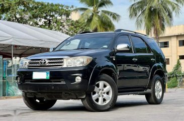 Sell Black 2010 Toyota Fortuner in Makati