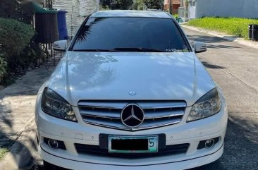 White Mercedes-Benz C200 2010 for sale in Las Piñas