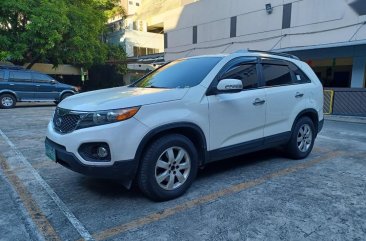 Sell Pearlwhite 2010 Kia Sorento in Pasig