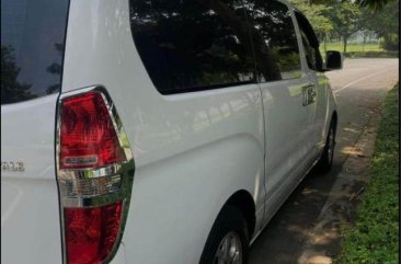 Pearl White Hyundai Starex 2015 for sale in Automatic