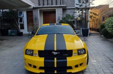 Yellow Ford Mustang 2005 for sale in Lipa