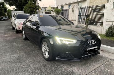 Selling Black Audi A4 2018 in Mandaluyong