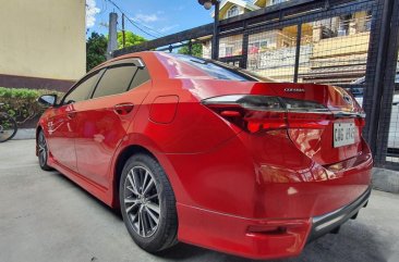 Selling Red Toyota Altis 2018 in Quezon