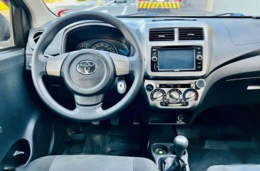 Selling Grey Toyota Wigo 2017 in Makati