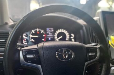 Selling Pearl White Toyota Land Cruiser 2019 in Manila