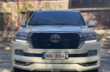 Selling Pearl White Toyota Land Cruiser 2019 in Manila