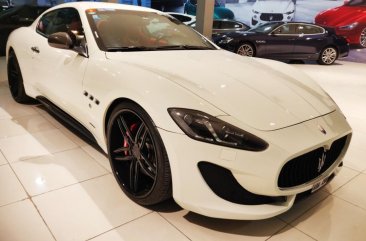 Selling White Maserati GranTurismo 2013 in Makati