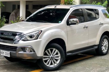 Sell Pearl White 2018 Isuzu Mu-X in Parañaque