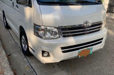 Pearl White Toyota Hiace Super Grandia 2013 for sale in Automatic