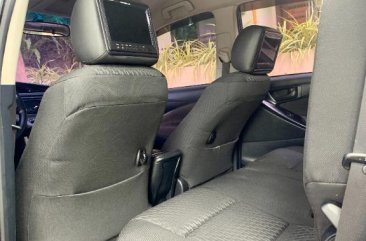 Selling Blue Toyota Innova 2017 in Muntinlupa