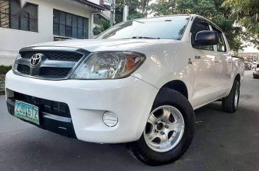 Selling White Toyota Hilux 2007 in Manila