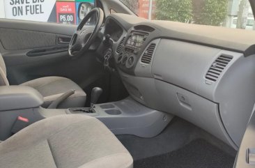 Silver Toyota Innova 2011 for sale in Quezon 