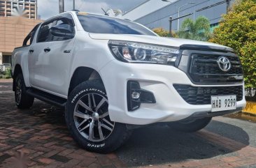 Selling Pearl White Toyota Conquest 2019 in Cainta