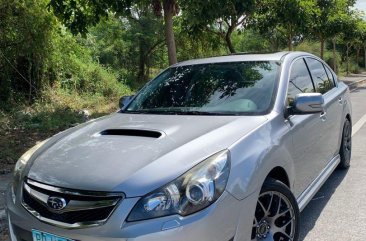 Selling Silver Subaru Legacy 2011 in Parañaque