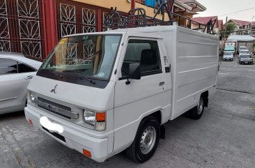 Selling White Mitsubishi L300 2017 in Muntinlupa