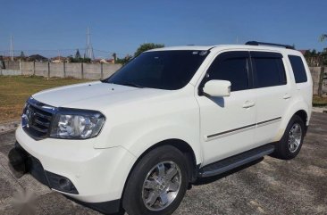 Selling White Honda Pilot 2013 in Malolos