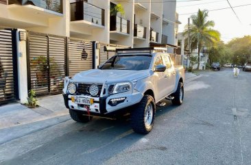 Selling White Nissan Navara 2020 in Caloocan