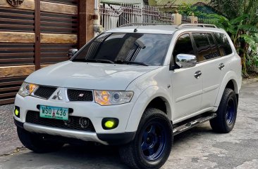 Selling Pearl White Mitsubishi Montero 2013 in Parañaque