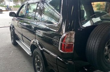 Selling Black Isuzu Crosswind 2003 in Quezon