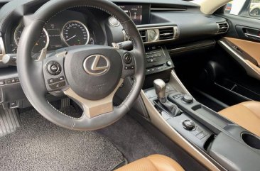 Selling White Lexus IS350 2014 in Pasig