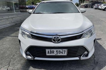 Selling White Toyota Camry 2015 in Pasig