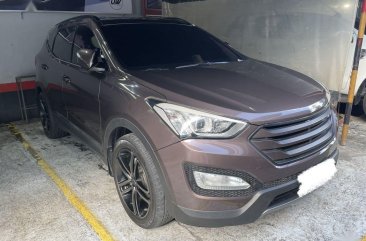 Selling Silver Hyundai Santa Fe 2013 in Pasig