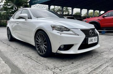 Selling White Lexus IS350 2014 in Pasig